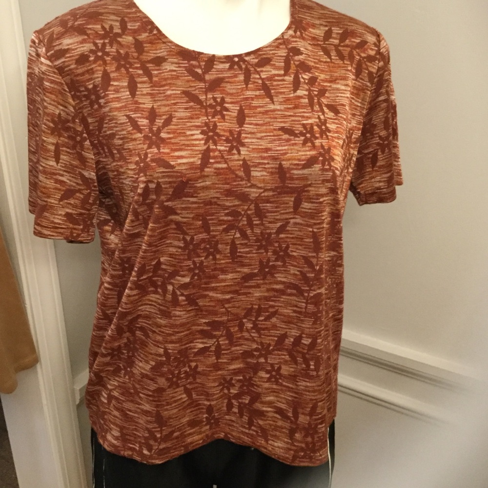 SHORT SLEEVE LIGHT & DARK RUST KNIT LEAF SHIRT